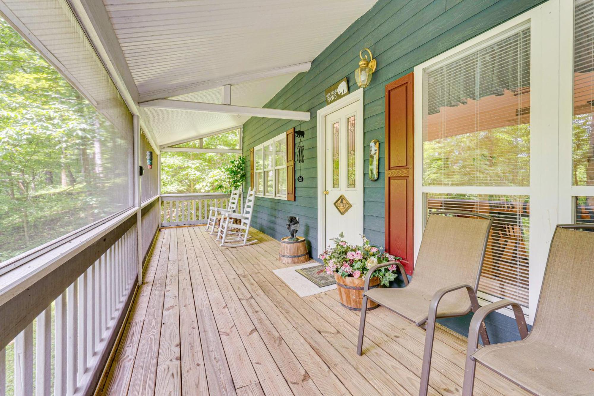 Secluded Cabin With Porch - 7 Miles To Lake Chatuge! Hayesville Exterior photo