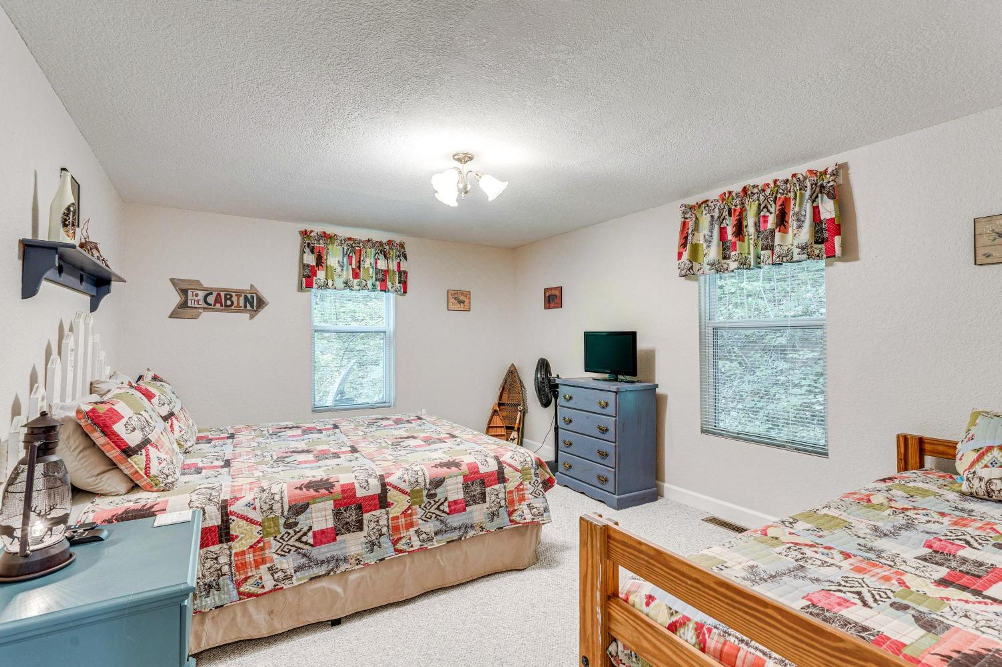 Secluded Cabin With Porch - 7 Miles To Lake Chatuge! Hayesville Exterior photo